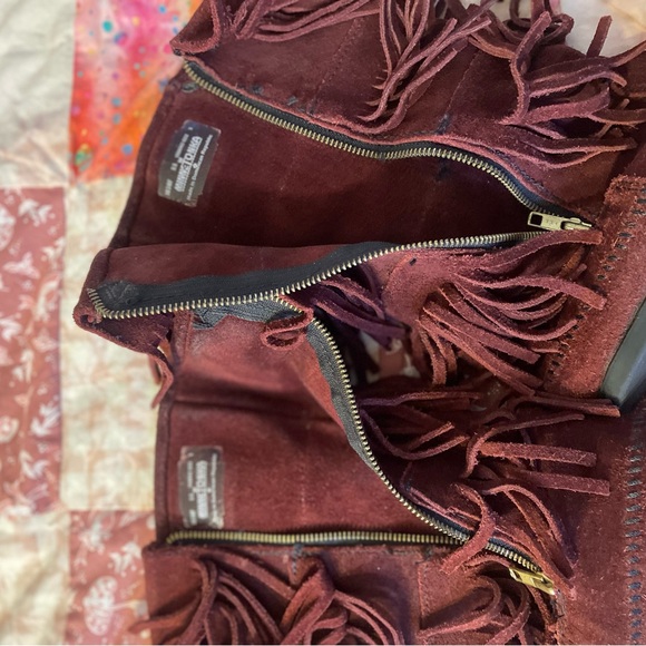 Minnetonka 3 Layer Fringe Boots 1638F Burgundy Moccasin Suede Size 11 - Picture 10 of 12